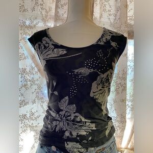 Elegant Black and White Floral Short Sleeve Top